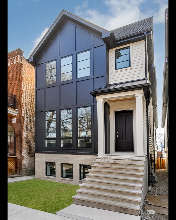 3302 N Hoyne Ave, Chicago